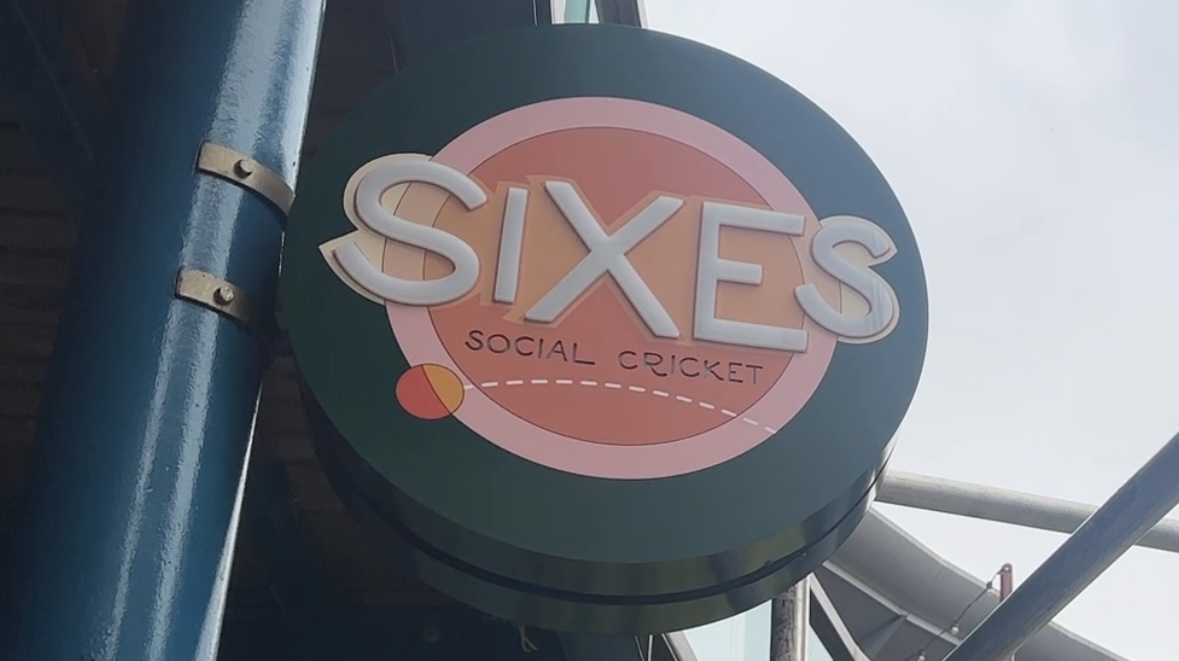 Sixes Social Cricket