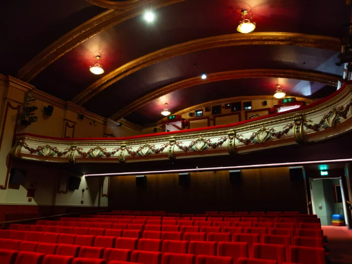 hydeparkpicturehouseauditorium2 lewisgomersall allrightsreserved 1